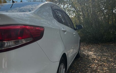 KIA Rio III рестайлинг, 2015 год, 1 090 000 рублей, 10 фотография