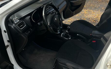 KIA Rio III рестайлинг, 2015 год, 1 090 000 рублей, 15 фотография