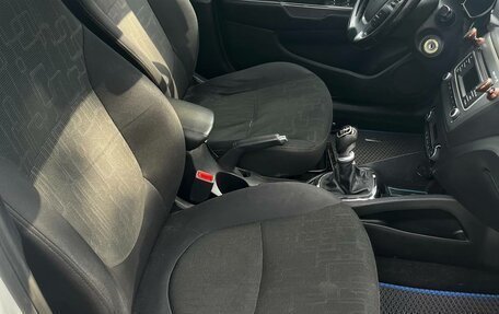KIA Rio III рестайлинг, 2015 год, 1 090 000 рублей, 13 фотография