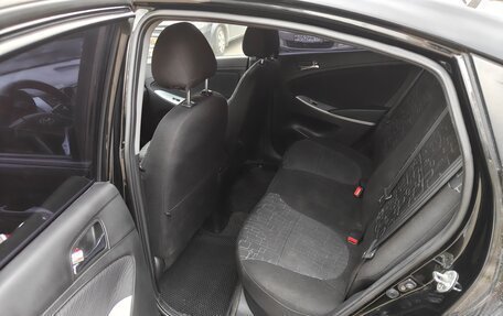 Hyundai Solaris II рестайлинг, 2011 год, 700 000 рублей, 7 фотография