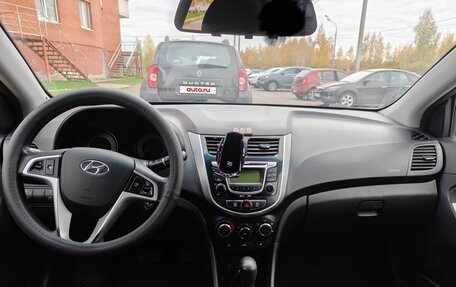 Hyundai Solaris II рестайлинг, 2011 год, 700 000 рублей, 6 фотография