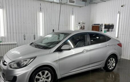 Hyundai Solaris II рестайлинг, 2012 год, 700 000 рублей, 5 фотография