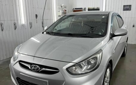 Hyundai Solaris II рестайлинг, 2012 год, 700 000 рублей, 4 фотография