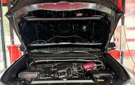 Toyota Land Cruiser Prado 150 рестайлинг, 2021 год, 4 450 000 рублей, 9 фотография