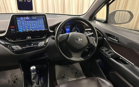 Toyota C-HR I рестайлинг, 2018 год, 2 449 900 рублей, 15 фотография
