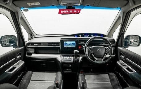 Honda Stepwgn IV рестайлинг, 2019 год, 2 250 000 рублей, 10 фотография