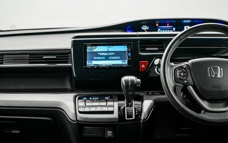 Honda Stepwgn IV рестайлинг, 2019 год, 2 250 000 рублей, 13 фотография