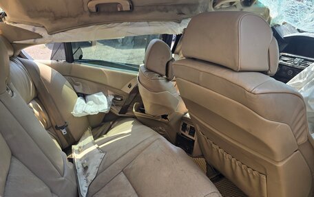 BMW 5 серия, 2004 год, 300 000 рублей, 3 фотография