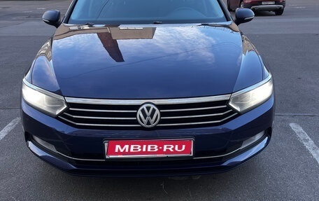 Volkswagen Passat B8 рестайлинг, 2019 год, 1 950 000 рублей, 1 фотография