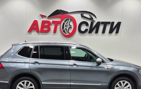 Volkswagen Tiguan II, 2019 год, 3 599 000 рублей, 8 фотография