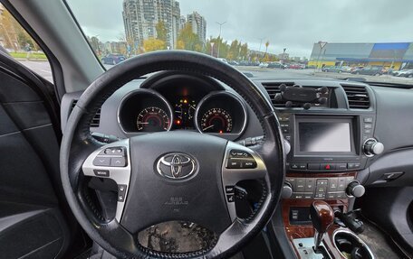 Toyota Highlander III, 2011 год, 1 650 000 рублей, 3 фотография