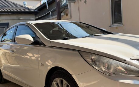 Hyundai Sonata VI, 2010 год, 900 000 рублей, 3 фотография