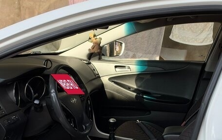 Hyundai Sonata VI, 2010 год, 900 000 рублей, 6 фотография