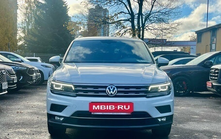 Volkswagen Tiguan II, 2017 год, 2 499 000 рублей, 2 фотография