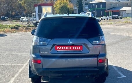 Mitsubishi Outlander III рестайлинг 3, 2008 год, 950 000 рублей, 12 фотография