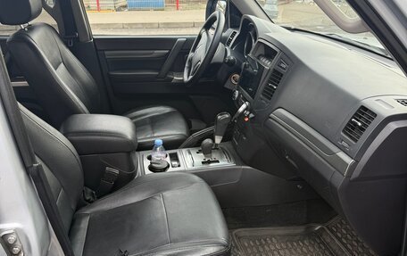Mitsubishi Pajero IV рестайлинг 2, 2011 год, 2 350 000 рублей, 8 фотография