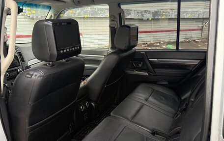 Mitsubishi Pajero IV рестайлинг 2, 2011 год, 2 350 000 рублей, 6 фотография