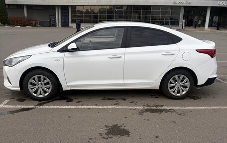 Hyundai Solaris II рестайлинг, 2021 год, 1 600 000 рублей, 7 фотография