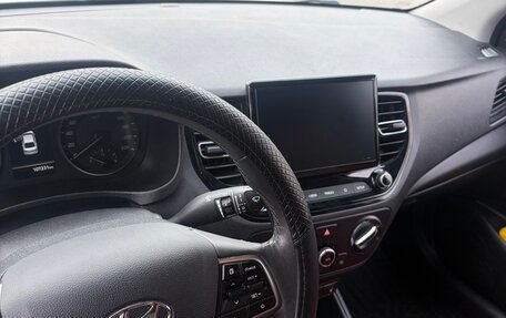 Hyundai Solaris II рестайлинг, 2021 год, 1 600 000 рублей, 14 фотография