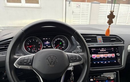 Volkswagen Tiguan II, 2021 год, 3 050 000 рублей, 10 фотография