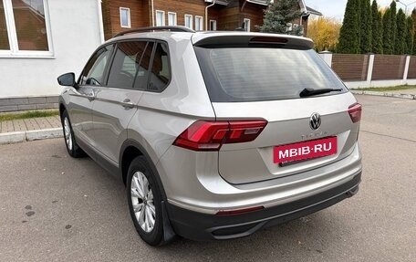 Volkswagen Tiguan II, 2021 год, 3 050 000 рублей, 2 фотография