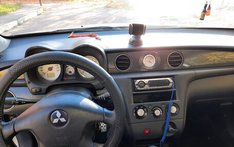 Mitsubishi Outlander III рестайлинг 3, 2006 год, 640 000 рублей, 12 фотография