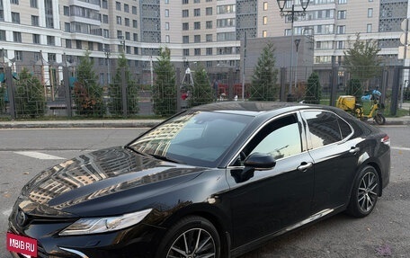 Toyota Camry, 2020 год, 2 950 000 рублей, 2 фотография