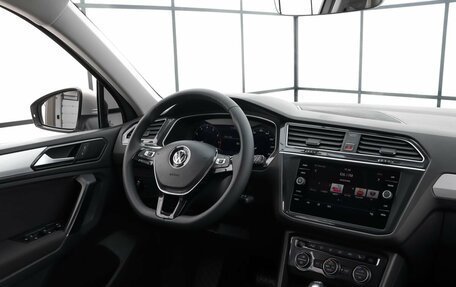 Volkswagen Tiguan II, 2017 год, 2 700 000 рублей, 7 фотография