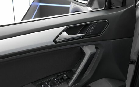Volkswagen Tiguan II, 2017 год, 2 700 000 рублей, 18 фотография