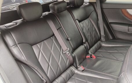 Infiniti QX70, 2014 год, 2 200 000 рублей, 12 фотография
