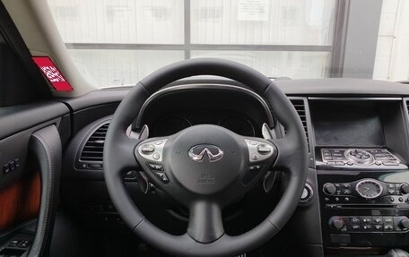 Infiniti QX70, 2014 год, 2 200 000 рублей, 15 фотография