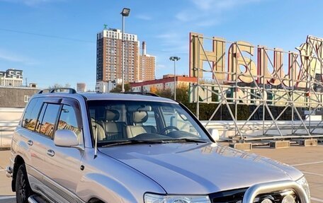Toyota Land Cruiser 100 рестайлинг 2, 2004 год, 2 500 000 рублей, 1 фотография