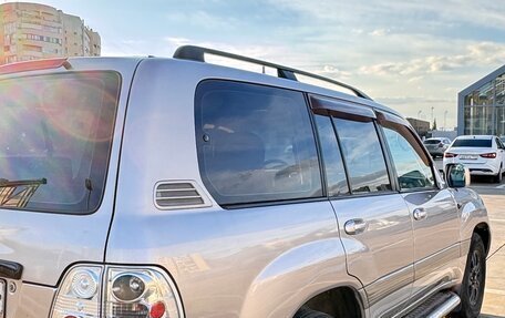 Toyota Land Cruiser 100 рестайлинг 2, 2004 год, 2 500 000 рублей, 6 фотография