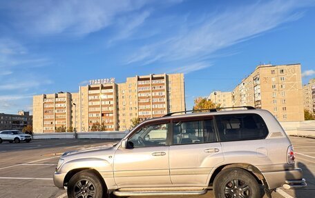 Toyota Land Cruiser 100 рестайлинг 2, 2004 год, 2 500 000 рублей, 4 фотография