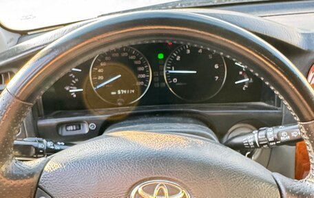 Toyota Land Cruiser 100 рестайлинг 2, 2004 год, 2 500 000 рублей, 12 фотография