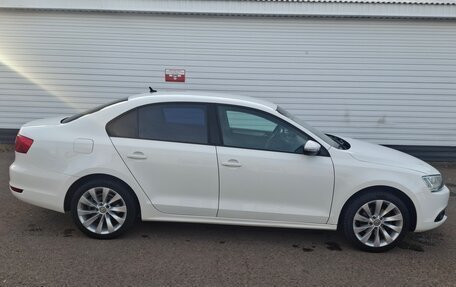 Volkswagen Jetta VII, 2013 год, 1 050 000 рублей, 3 фотография