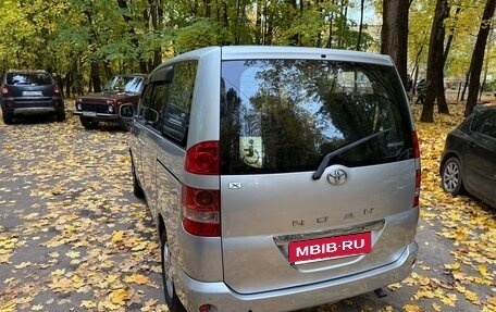 Toyota Noah III, 2001 год, 950 000 рублей, 3 фотография