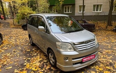 Toyota Noah III, 2001 год, 950 000 рублей, 1 фотография