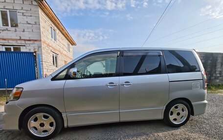 Toyota Noah III, 2002 год, 1 100 000 рублей, 7 фотография