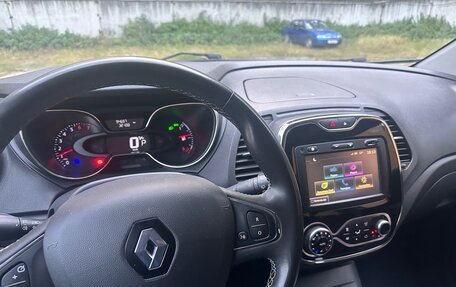 Renault Kaptur I рестайлинг, 2018 год, 1 600 000 рублей, 4 фотография
