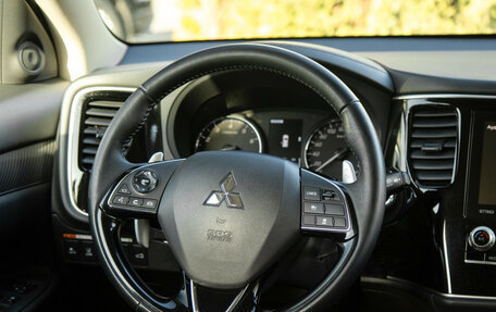 Mitsubishi Outlander III рестайлинг 3, 2020 год, 2 678 000 рублей, 5 фотография
