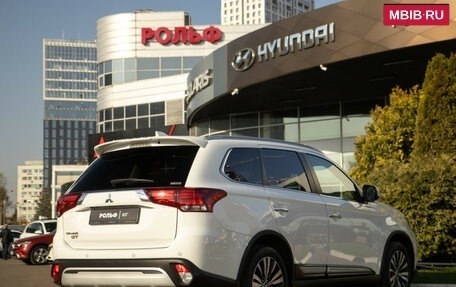 Mitsubishi Outlander III рестайлинг 3, 2020 год, 2 678 000 рублей, 8 фотография