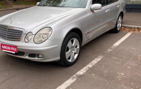 Mercedes-Benz E-Класс, 2004 год, 960 000 рублей, 5 фотография