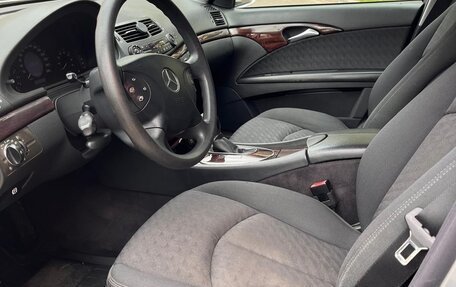Mercedes-Benz E-Класс, 2004 год, 960 000 рублей, 7 фотография