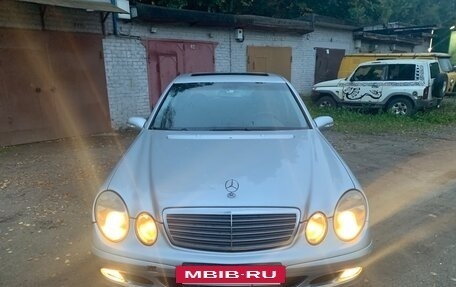 Mercedes-Benz E-Класс, 2004 год, 960 000 рублей, 15 фотография