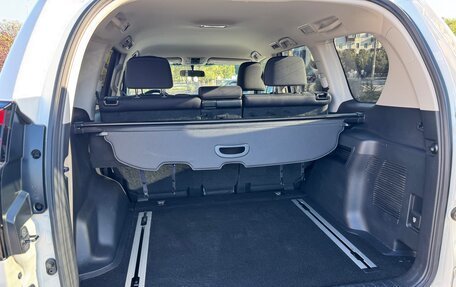 Toyota Land Cruiser Prado 150 рестайлинг, 2018 год, 4 990 000 рублей, 5 фотография