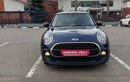 MINI Hatch, 2018 год, 1 750 000 рублей, 2 фотография