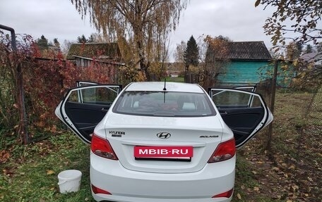 Hyundai Solaris II рестайлинг, 2015 год, 1 150 000 рублей, 8 фотография