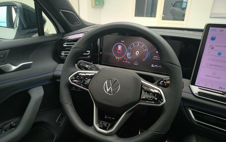 Volkswagen Tiguan, 2025 год, 4 780 000 рублей, 32 фотография