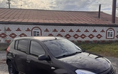 Renault Sandero I, 2011 год, 169 000 рублей, 2 фотография